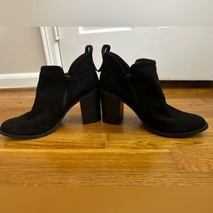 Black suede heeled booties size 9.5, madden girl